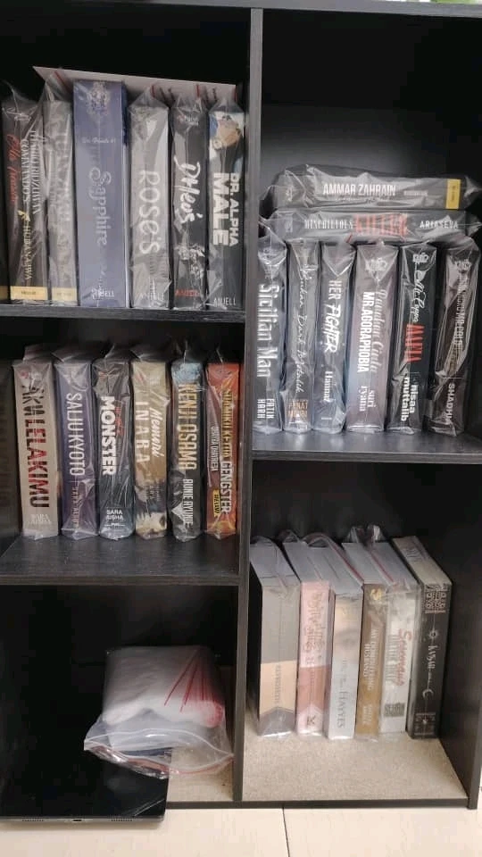 GIF uploaded by Eisha