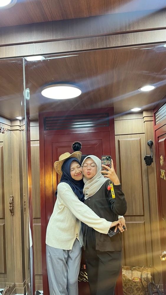 GIF diunggah oleh Tania