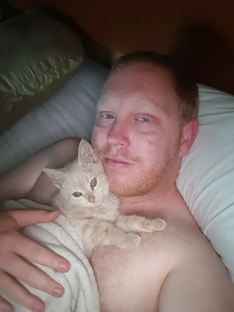 GIF diunggah dening Austin