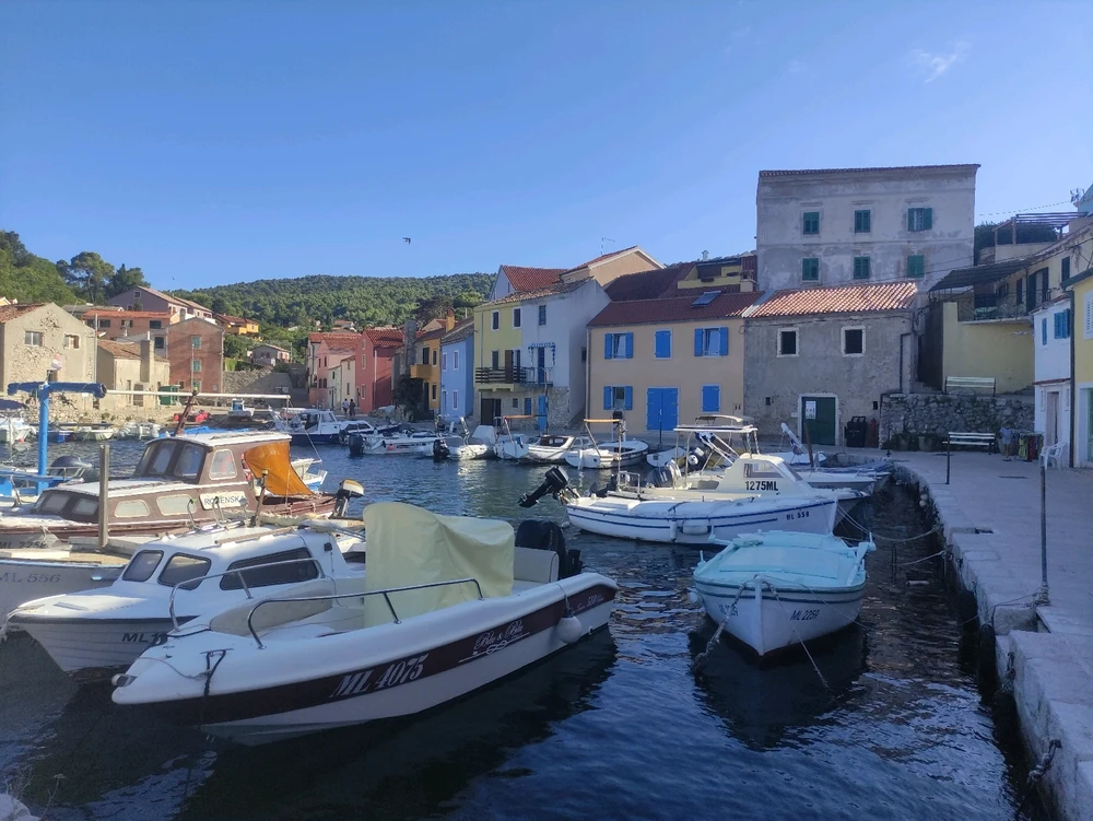 GIF uploaded by Jurica