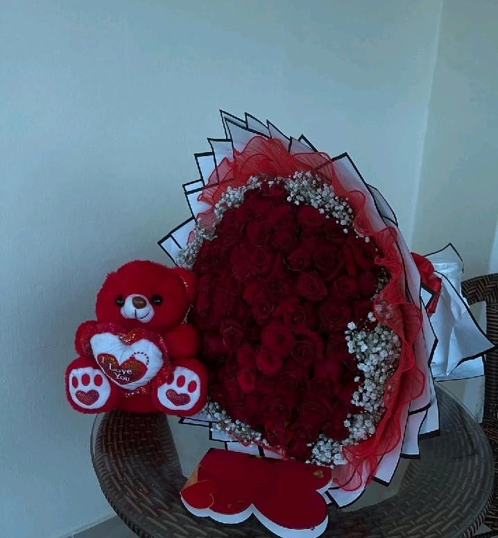 GIF uploaded by Lucia Beryl