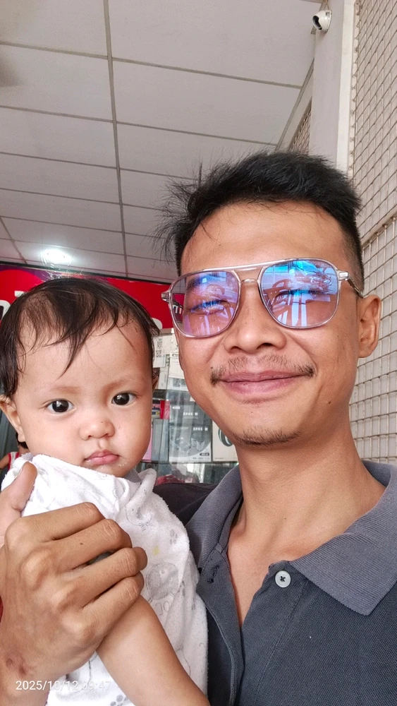 GIF uploaded by Alvin