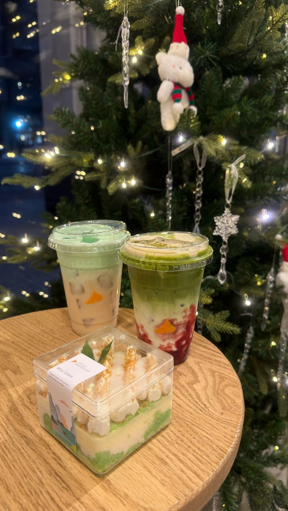 pandan sticky rice cake 
pandan jasmine milk tea 
raspberry matcha latte 
