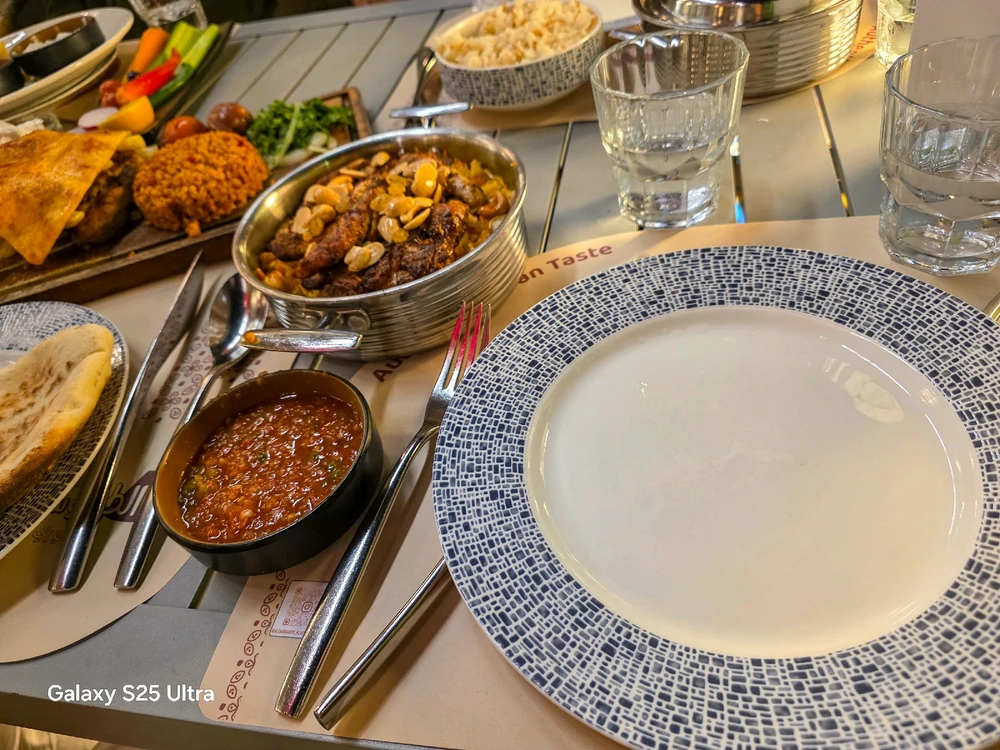 GIF uploaded by Hadi