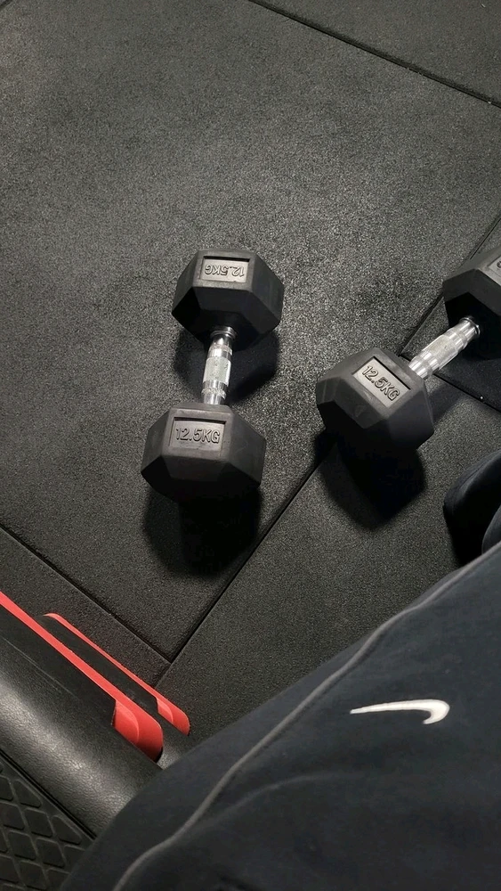 GIF diunggah oleh Pam