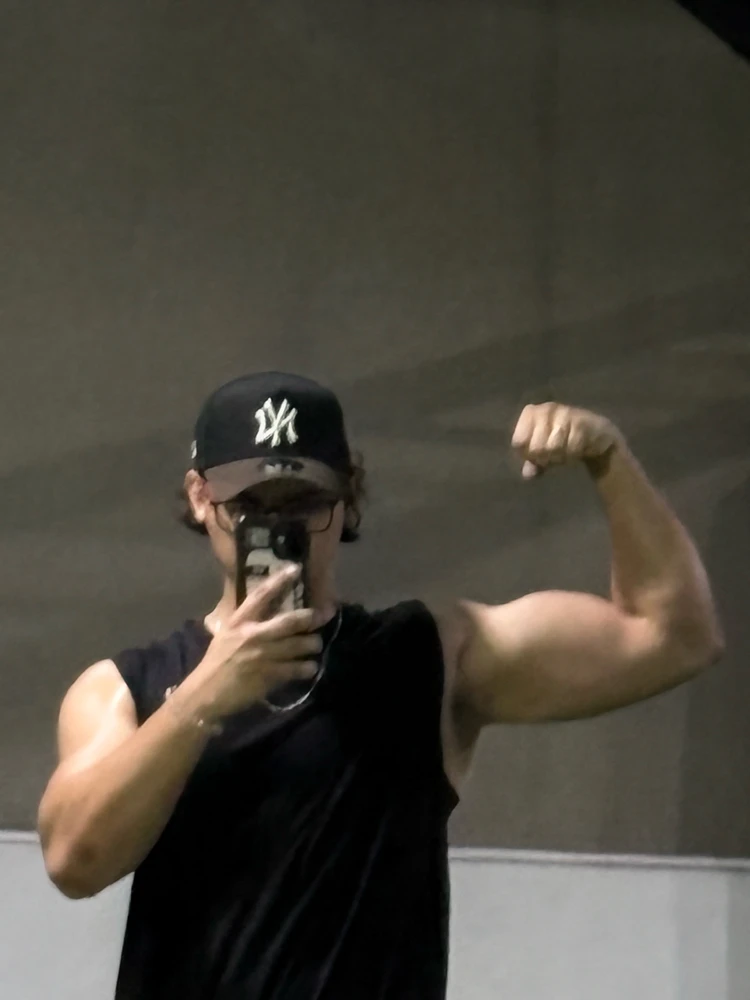 GIF uploaded by Dorian