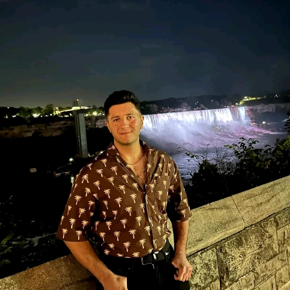 GIF uploaded by Onder