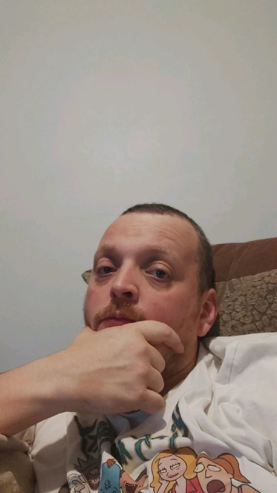 GIF gi-upload ni Michael