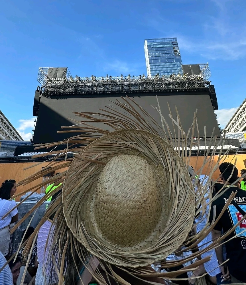 GIF uploaded by Byron