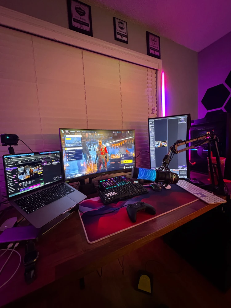 GIF uploaded by Junior