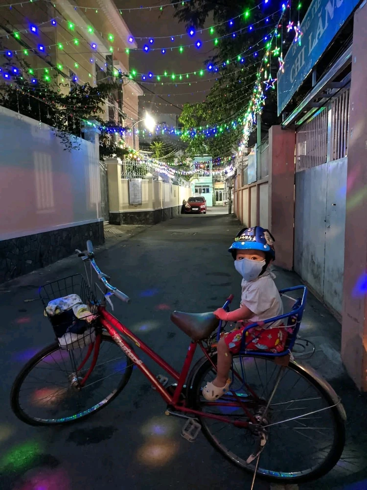 GIF uploaded by 阮何