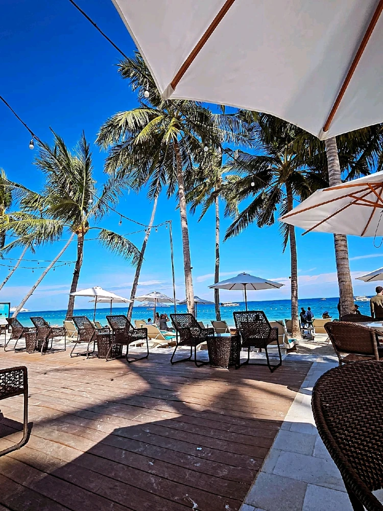 GIF diunggah dening J