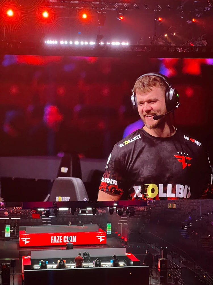 Image uploaded by Dominik (도미닉)