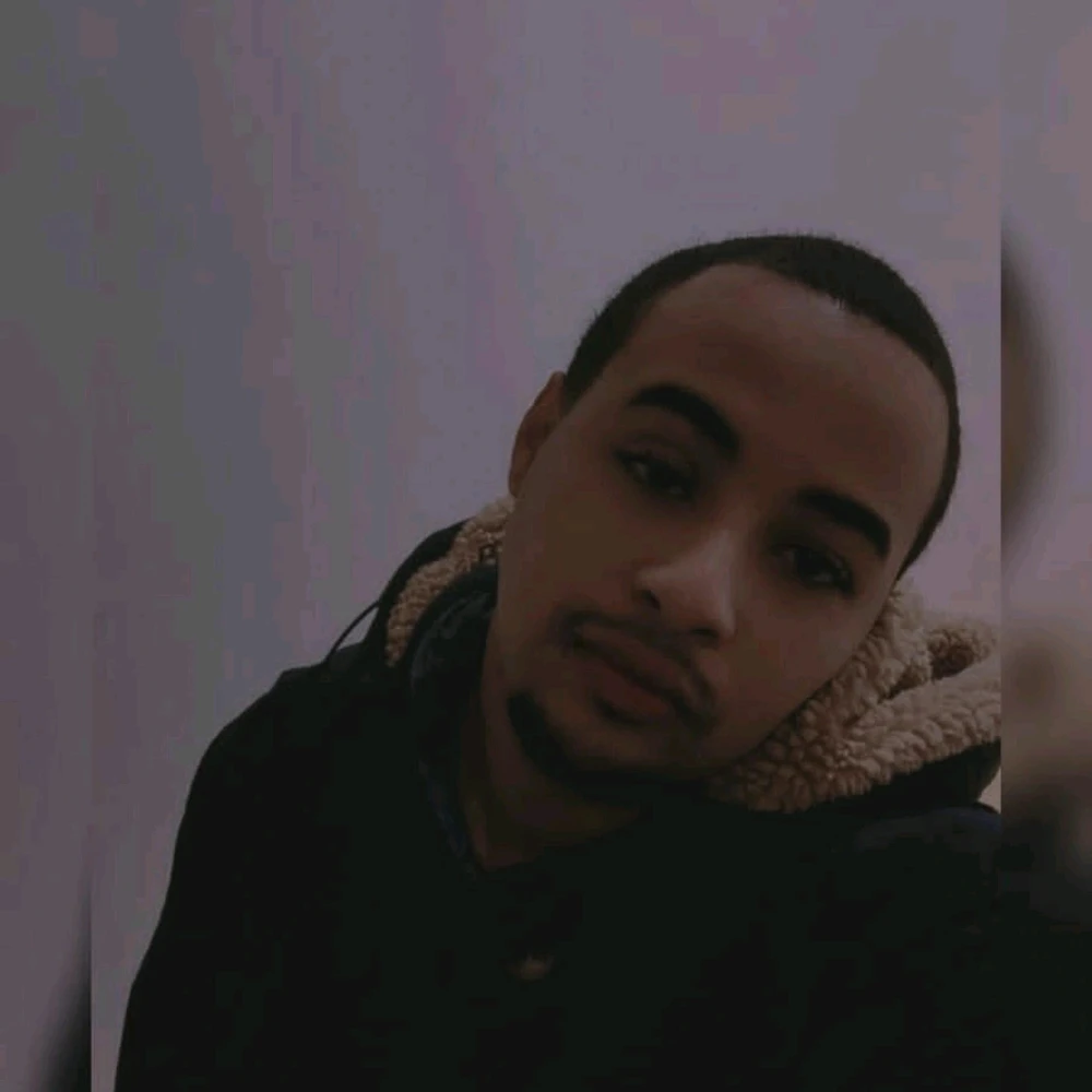 GIF uploaded by Elian