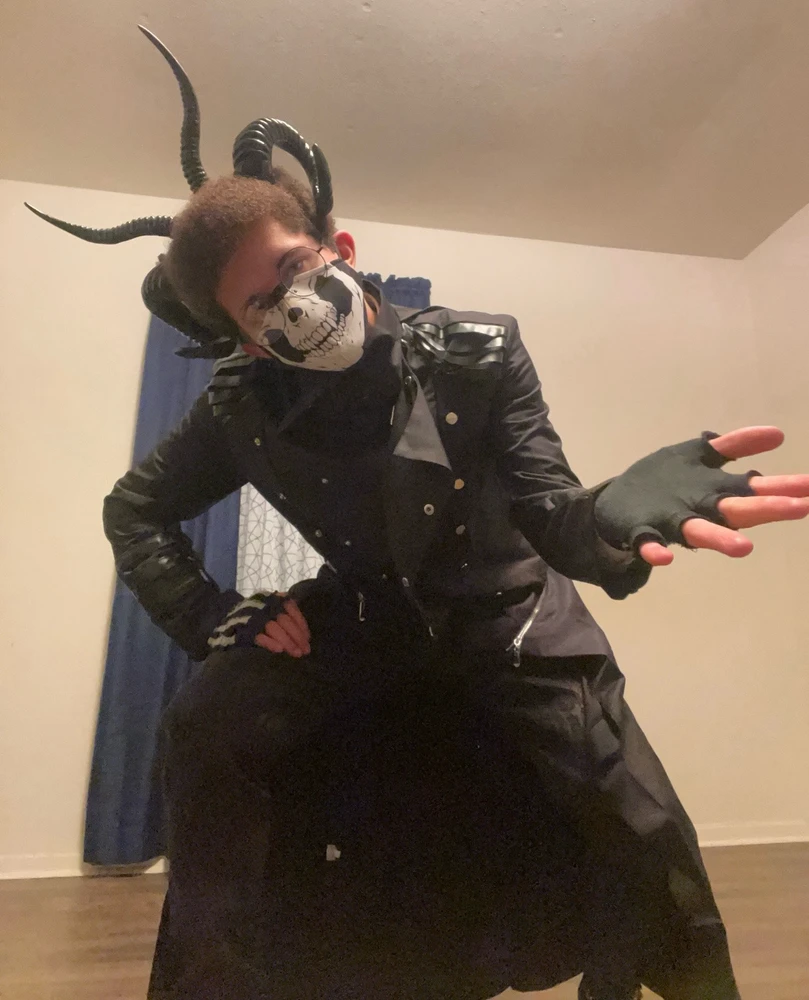 ok that’s it, gimme ur phone