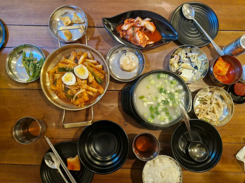 GIF uploaded by Syafa