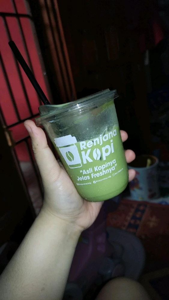 GIF diunggah oleh 𝚅𝙴𝙻𝙾𝚄𝚁𝙸𝚇