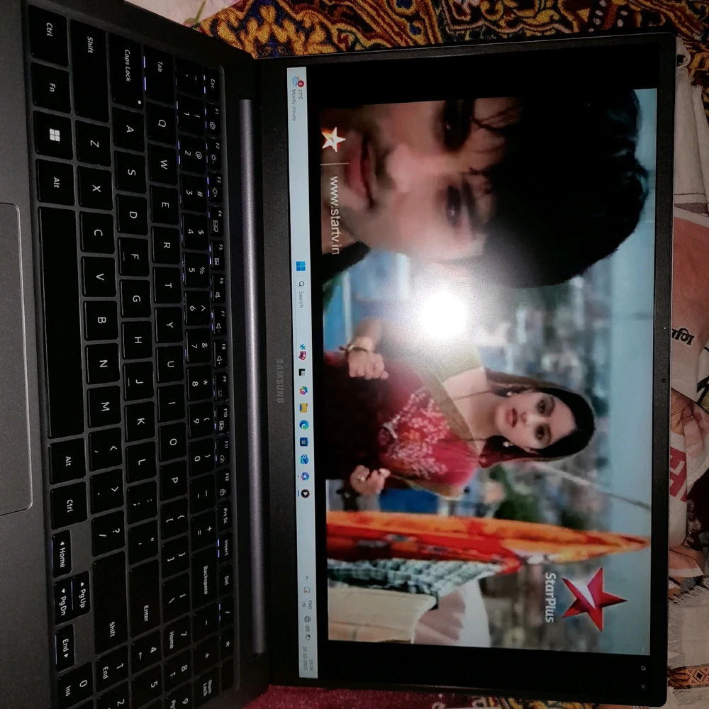GIF gi-upload ni Om