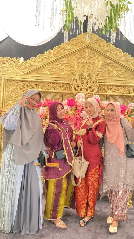 GIF diunggah oleh Karina