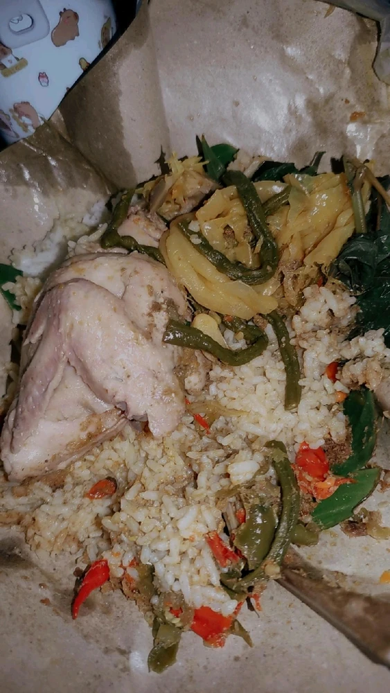 GIF diunggah oleh 𝚅𝙴𝙻𝙾𝚄𝚁𝙸𝚇