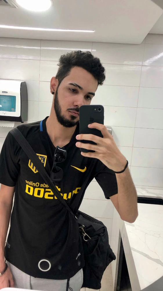 GIF uploaded by Edwing