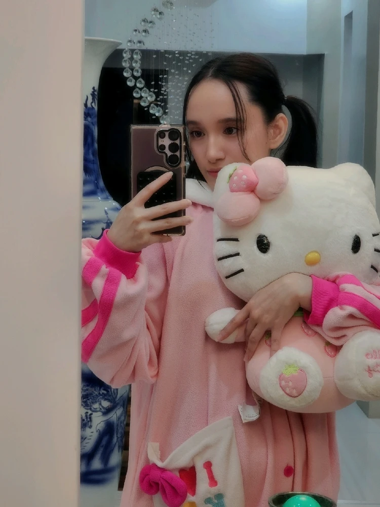 GIF uploaded by Aliyah Zen