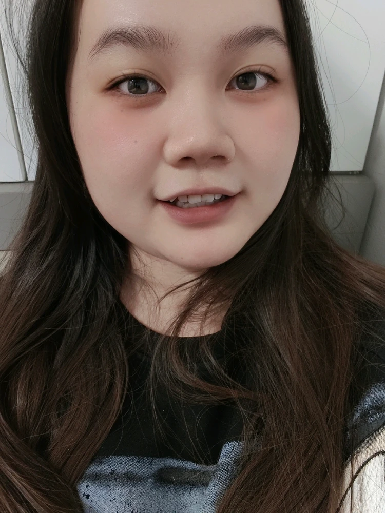 I-upload ni Vicky ang larawan