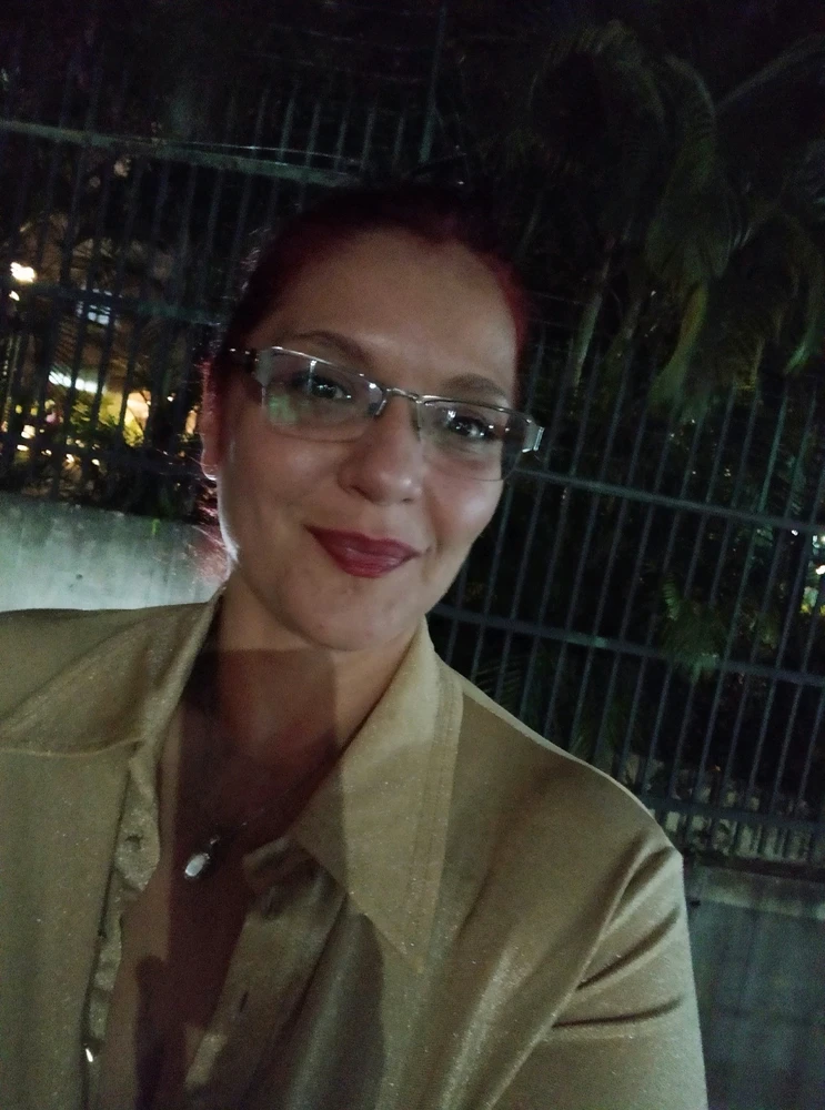 GIF uploaded by La Blue Girl