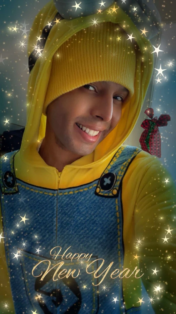 GIF gi-upload ni Laroy