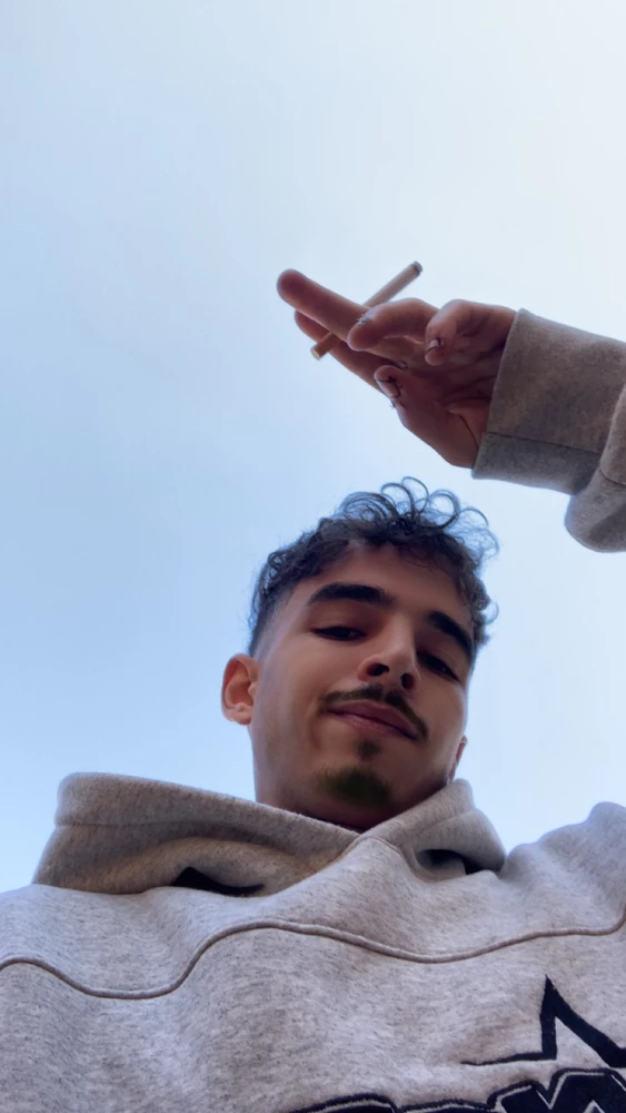 GIF رفعها Oussama