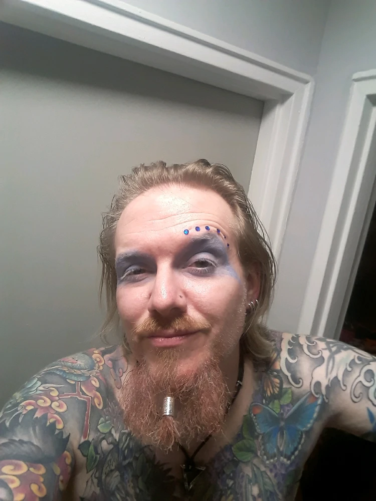 GIF diunggah dening James