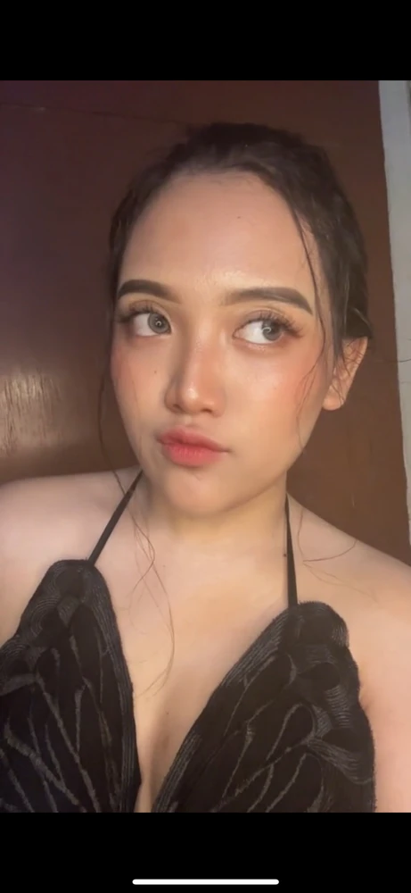 GIF uploaded by Khairunisa