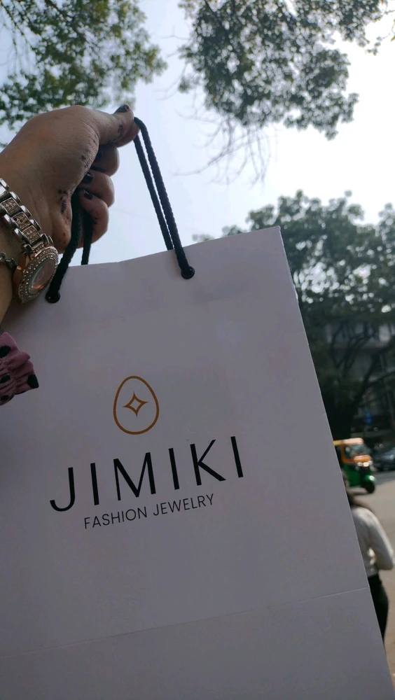 GIF uploaded by Yuvaine