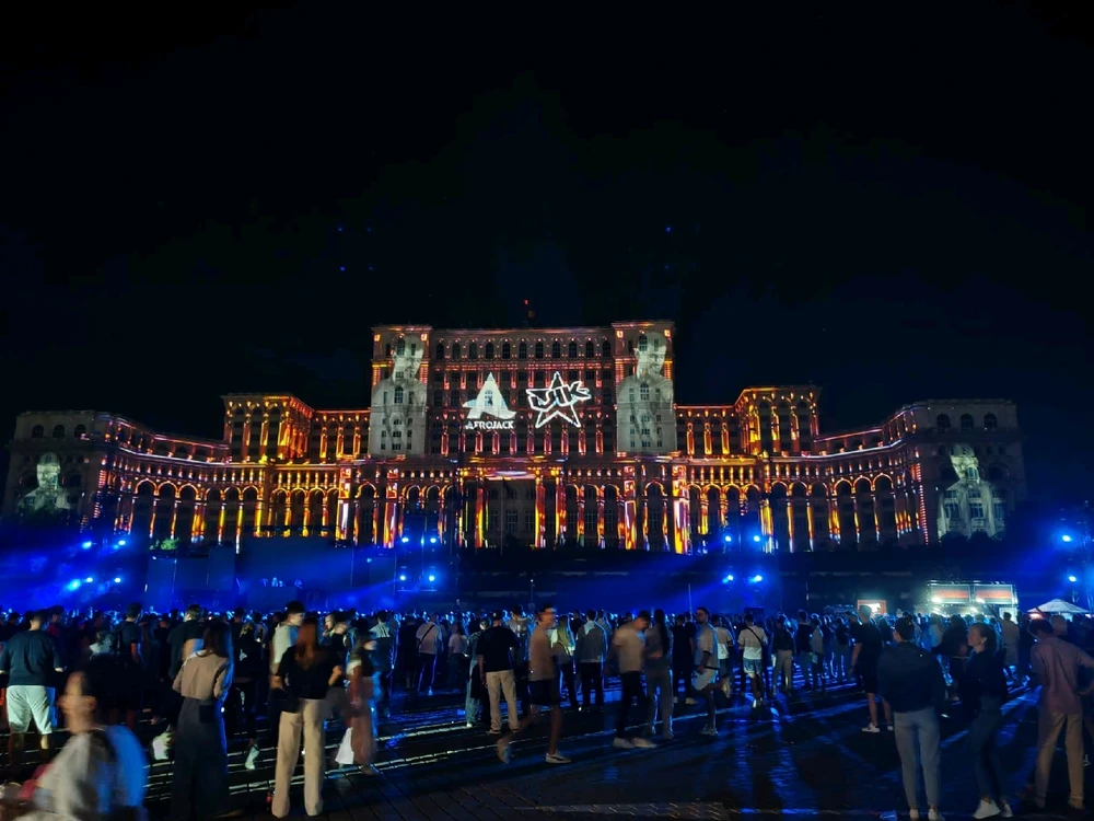 GIF încărcat de Silviu