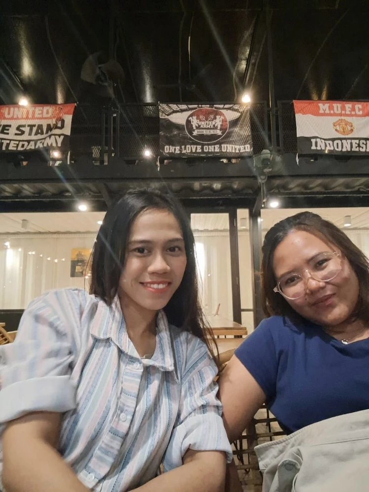 GIF diunggah oleh Sam