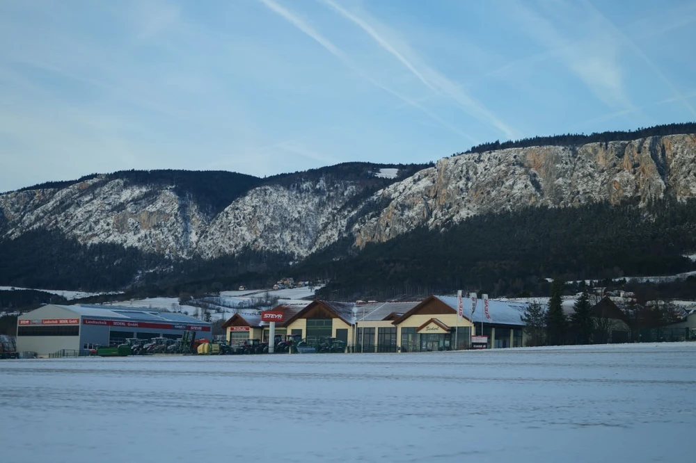 GIF uploaded by Warunee