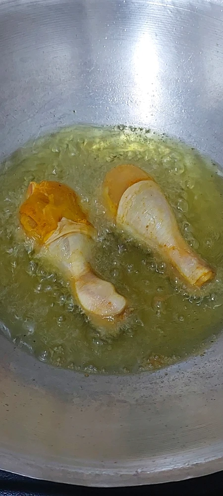 GIF uploaded by Aruzia