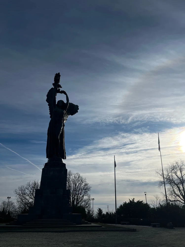 GIF uploaded by Sofian