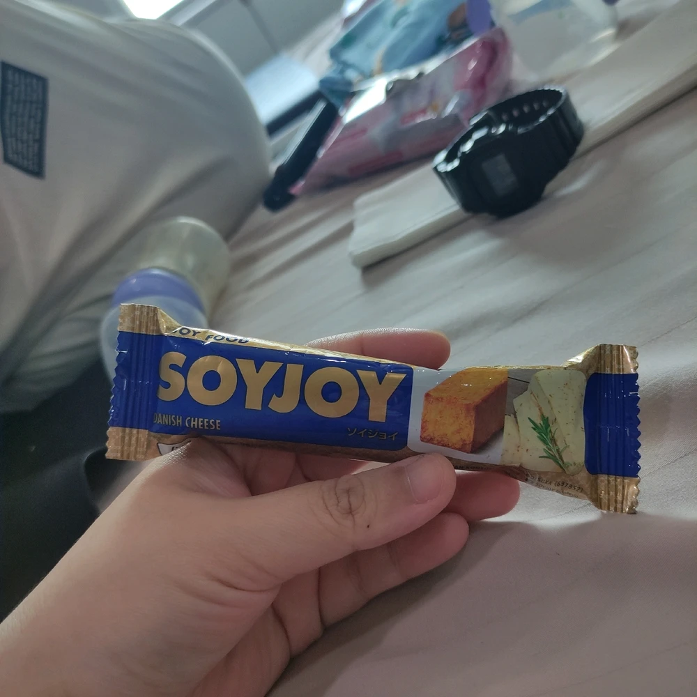 GIF diunggah oleh 𝚅𝙴𝙻𝙾𝚄𝚁𝙸𝚇