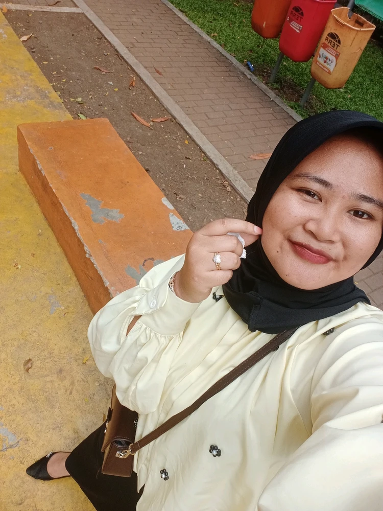 GIF uploaded by Vina