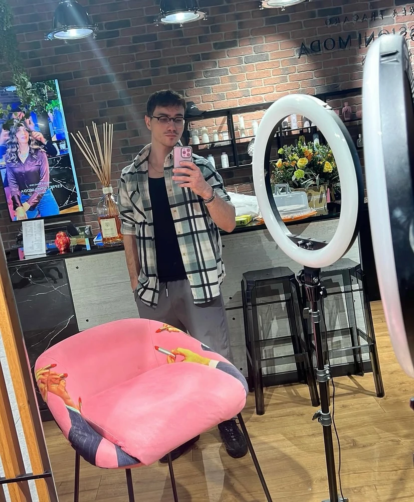 GIF uploaded by Manuel