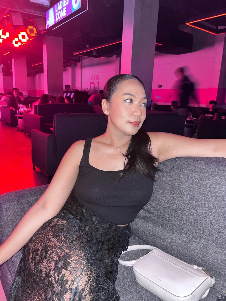 GIF uploaded by Adinda