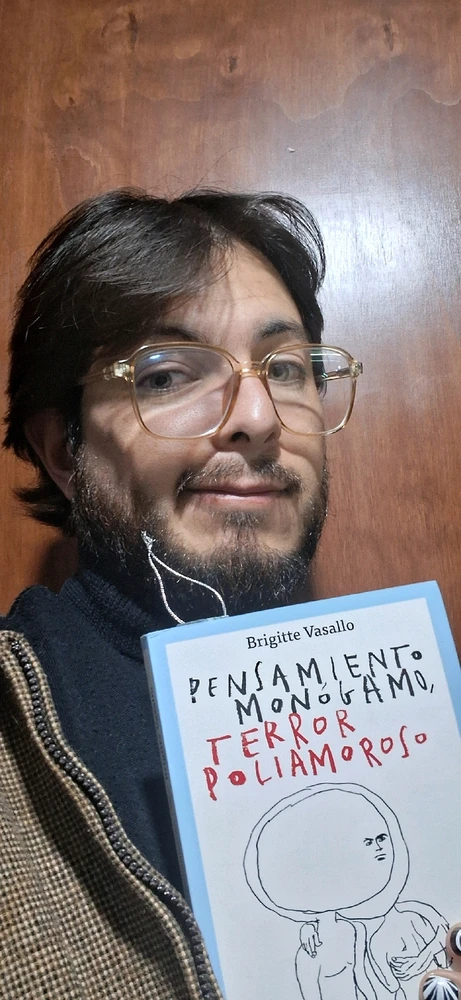 GIF uploaded by Ariel