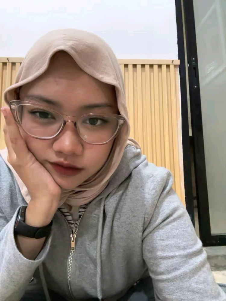 GIF diunggah oleh Deya