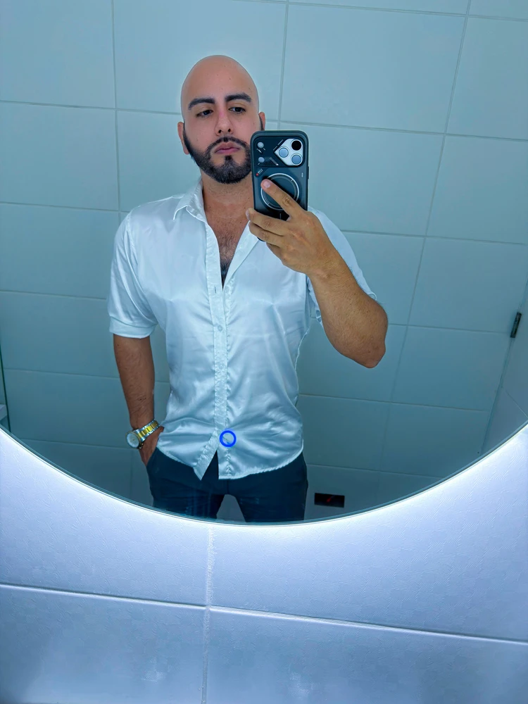 Гіфку завантажив Diego