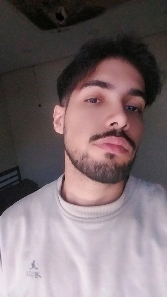 GIF uploaded by Boda