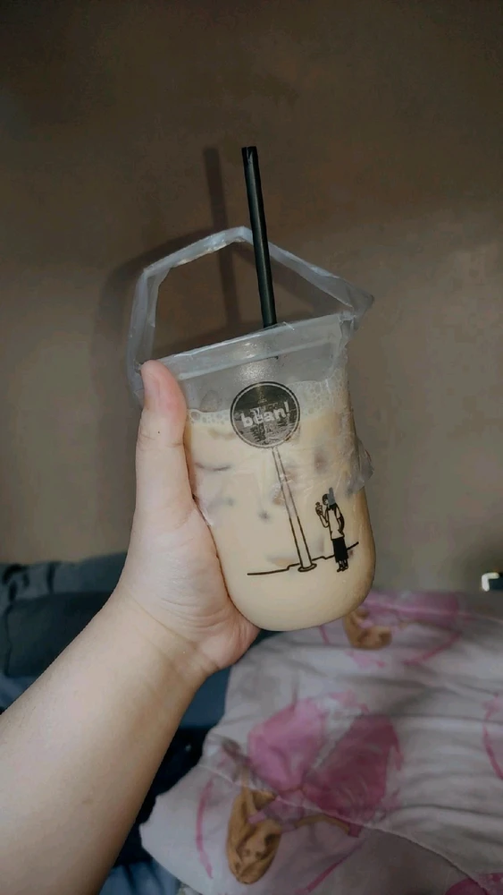 GIF diunggah oleh 𝚅𝙴𝙻𝙾𝚄𝚁𝙸𝚇