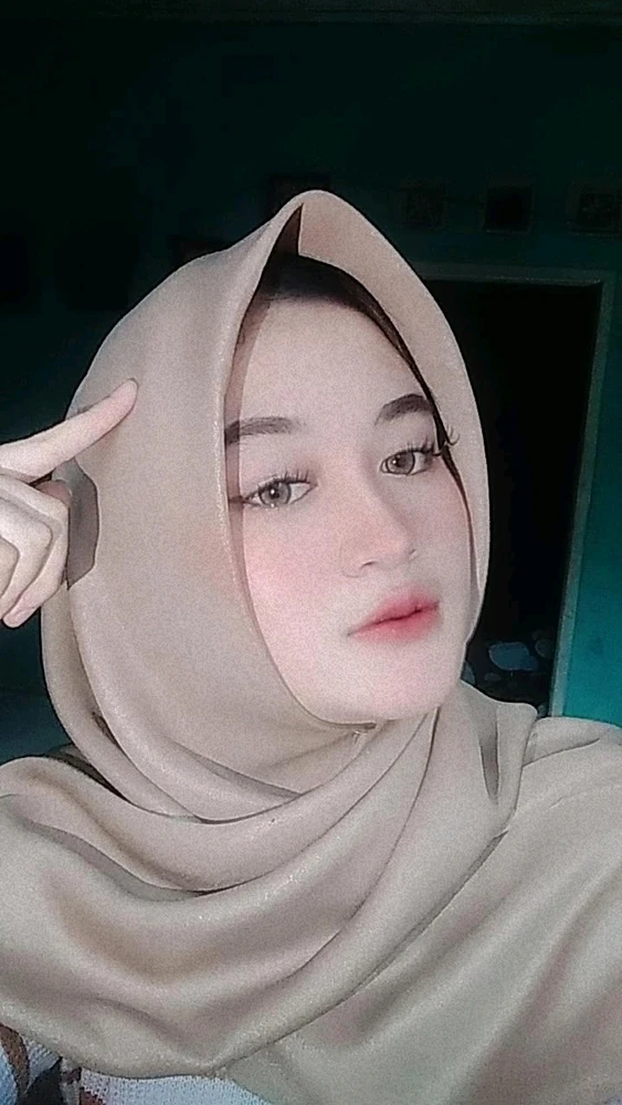 GIF diunggah oleh Lyza