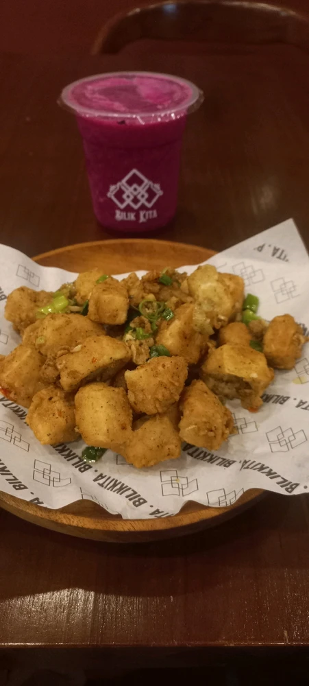 GIF uploaded by Dhea