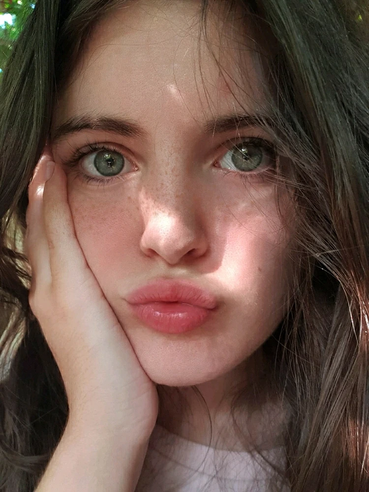 GIF uploaded by Luna